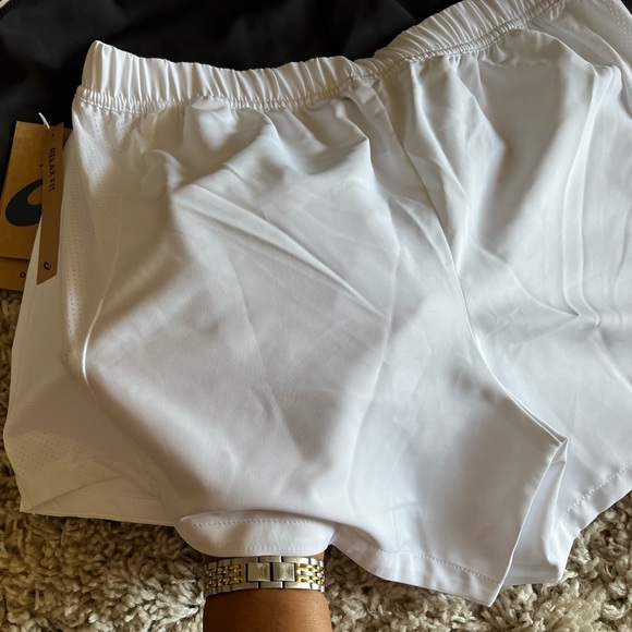 ASICS tennis shorts with pockets. Black and white. Size small - Picture 3 of 3
